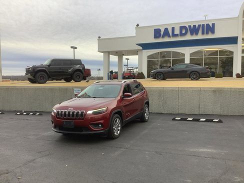 Used 2019 Jeep Cherokee Latitude Plus image 3