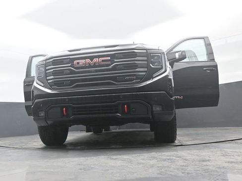Used 2025 GMC Sierra 1500 AT4 w/ AT4 Premium Package image 25