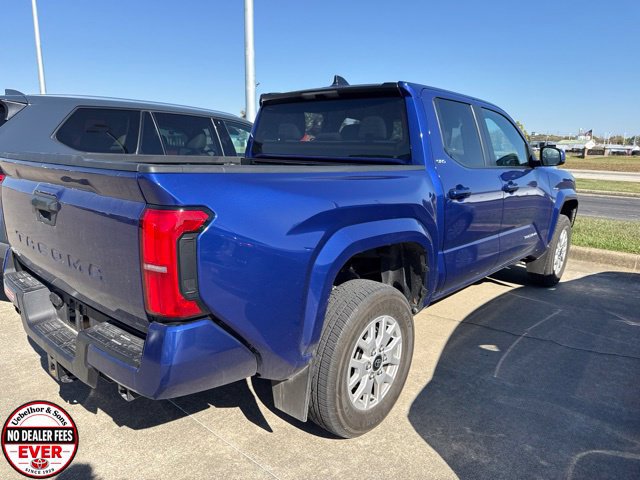 Used 2024 Toyota Tacoma SR5 AWD/4WD image 8