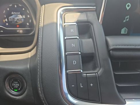 Used 2022 Chevrolet Tahoe Z71 w/ Z71 Off-Road Package AWD/4WD image 28