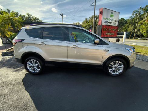 Used 2018 Ford Escape SEL image 8