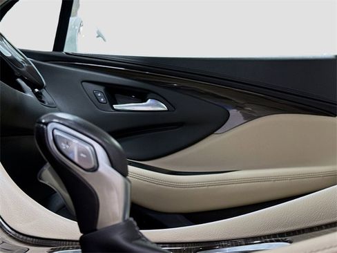 Used 2020 Buick Envision Essence w/ Experience Buick Package image 19