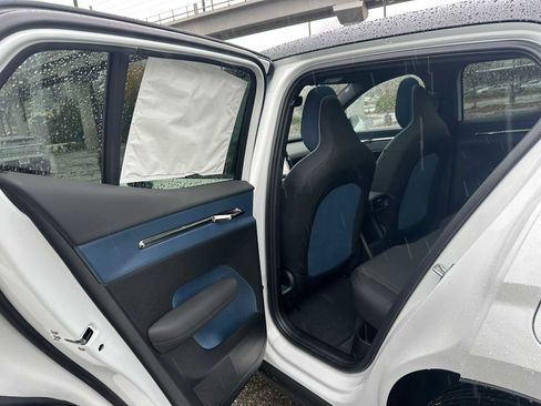 New 2026 Volvo EX30 Plus image 16