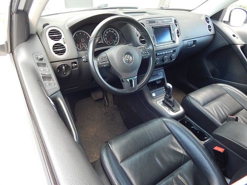Used 2016 Volkswagen Tiguan SEL image 17