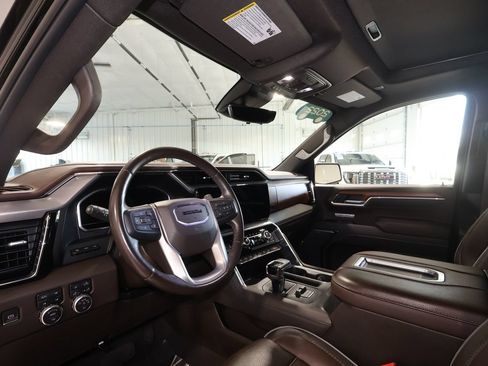 Used 2022 GMC Sierra 1500 Denali w/ Denali Reserve Package AWD/4WD image 9