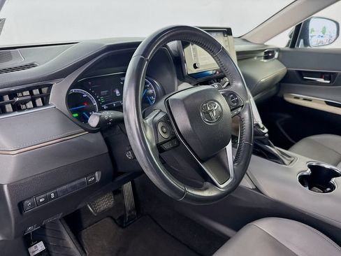 Used 2021 Toyota Venza XLE AWD/4WD image 9