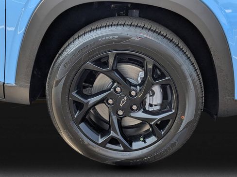 New 2026 Chevrolet Trax LT w/ Midnight Edition FWD image 9