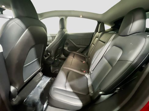 Used 2020 Tesla Model Y Long Range image 18