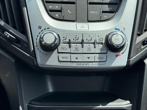 Used 2017 Chevrolet Equinox LS FWD image 21