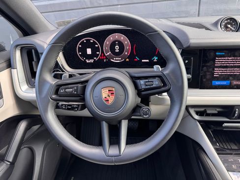 Certified 2025 Porsche Cayenne Coupe image 23