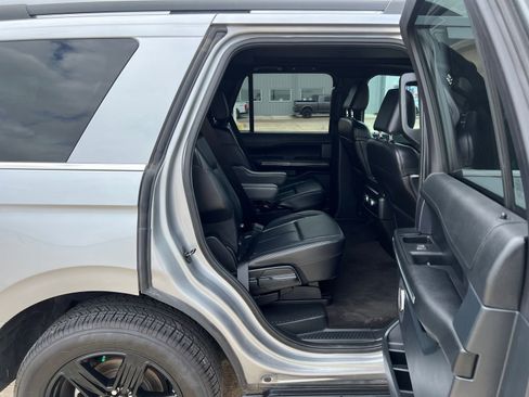 Used 2021 Ford Expedition XLT RWD image 11