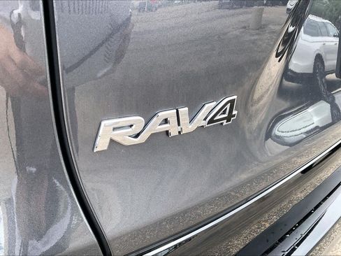 Used 2025 Toyota RAV4 XSE AWD/4WD image 31