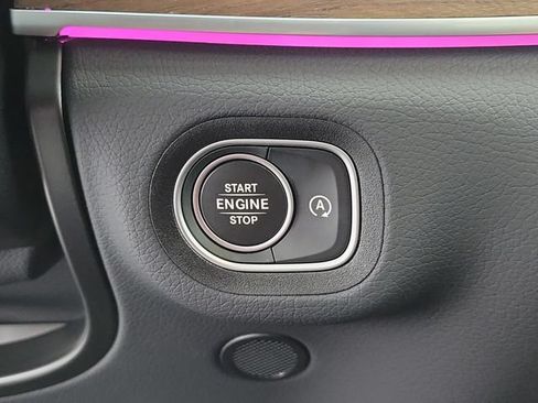 Used 2025 Mercedes-Benz GLS 450 4MATIC image 33