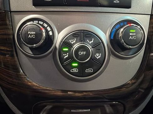 Used 2011 Hyundai Santa Fe GLS FWD image 20