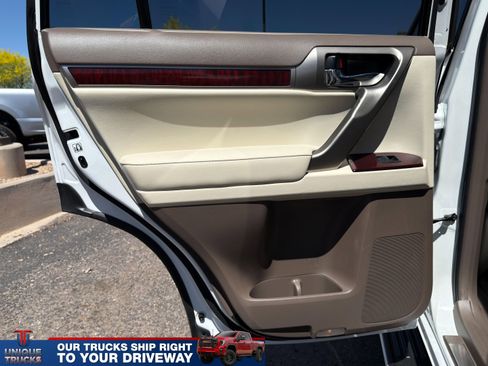 Used 2017 Lexus GX 460 Premium w/ Premium Package image 20