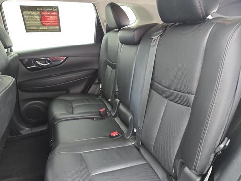 Used 2019 Nissan Rogue SL w/ Premium Package AWD/4WD image 14