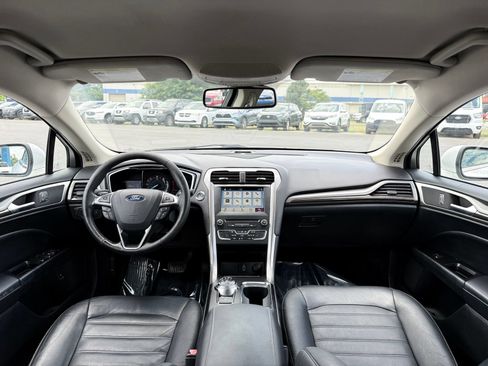 Used 2018 Ford Fusion SE w/ Equipment Group 602A FWD image 23