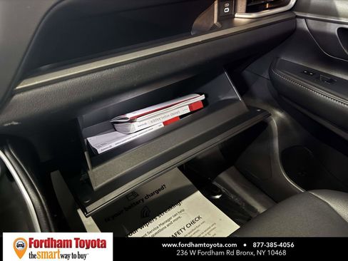 Used 2025 Toyota Grand Highlander AWD image 30