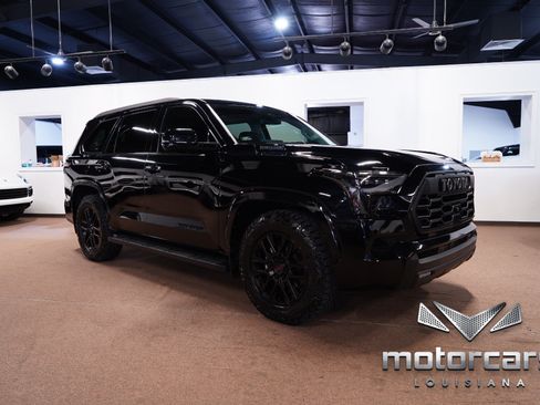 Used 2023 Toyota Sequoia SR5 w/ SR5 Premium Package AWD/4WD image 9