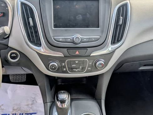 Used 2020 Chevrolet Equinox LS FWD image 11