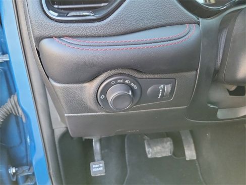 Used 2024 Dodge Durango GT image 16