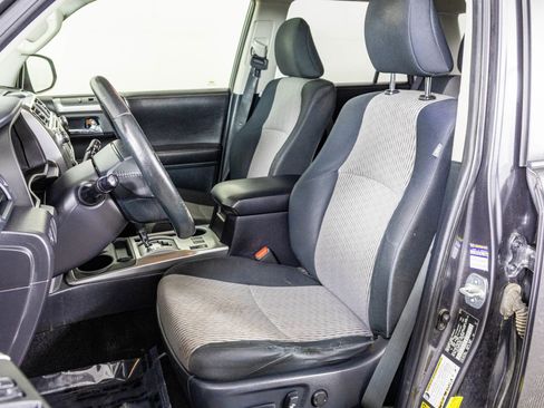 Used 2015 Toyota 4Runner SR5 image 16