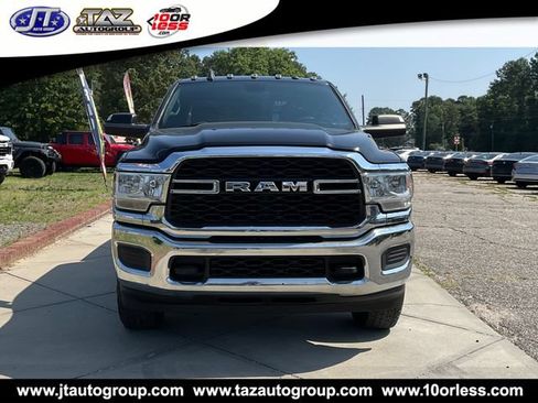 Used 2022 RAM 2500 Tradesman w/ Chrome Appearance Group AWD/4WD image 2