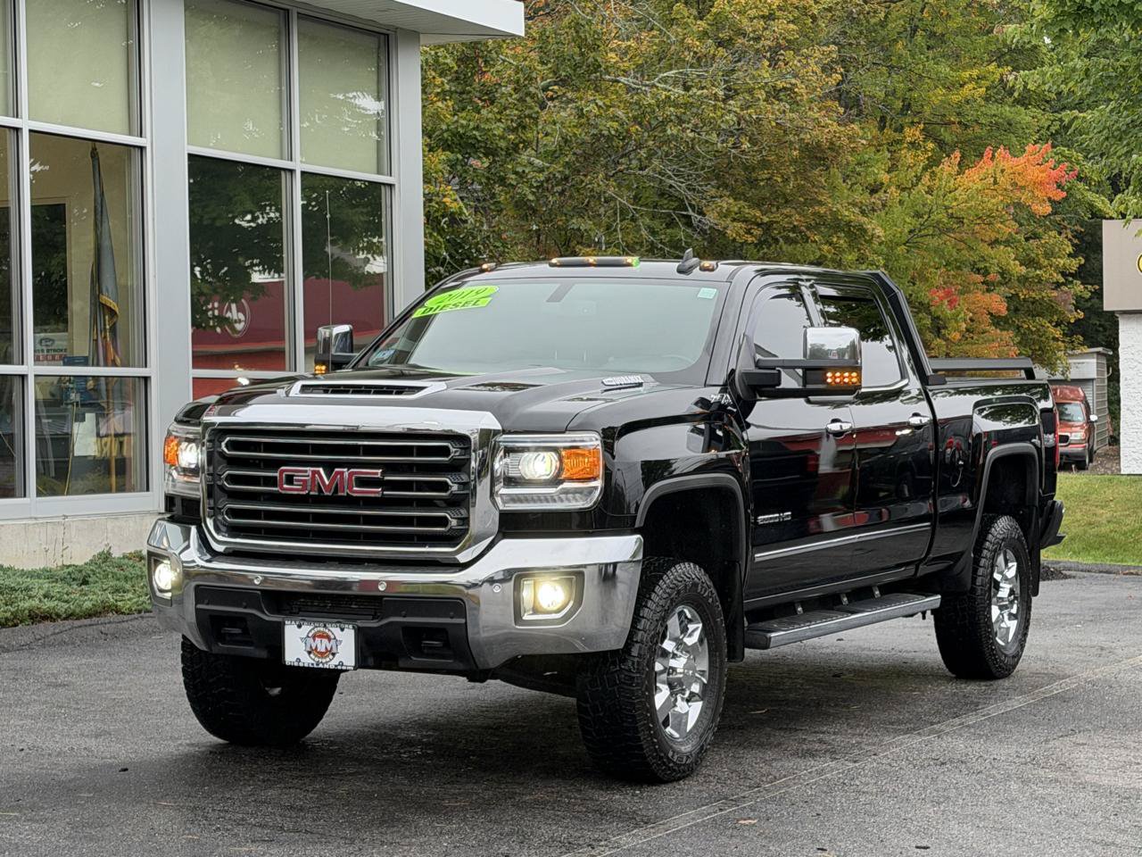 Used 2019 GMC Sierra 2500 SLT w/ Duramax Plus Package AWD/4WD image 2