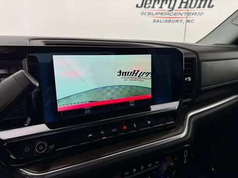 Used 2024 Chevrolet Silverado 1500 LT image 3