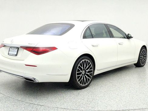 Used 2022 Mercedes-Benz S 500 S 500 4MATIC Sedan w/ 3D Tech. image 5