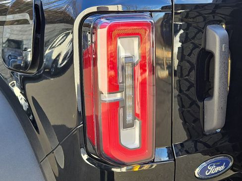 Used 2022 Ford Bronco Badlands image 10