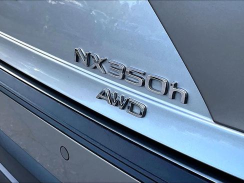 Used 2022 Lexus NX 350h Premium image 10