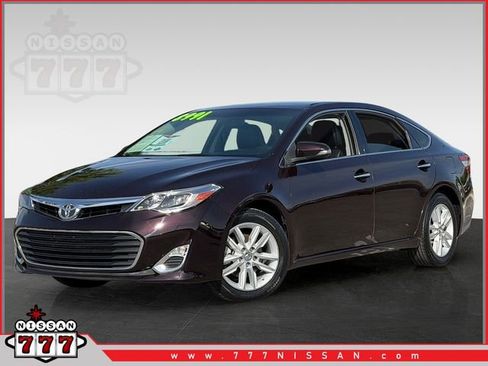 Used 2013 Toyota Avalon XLE image 1