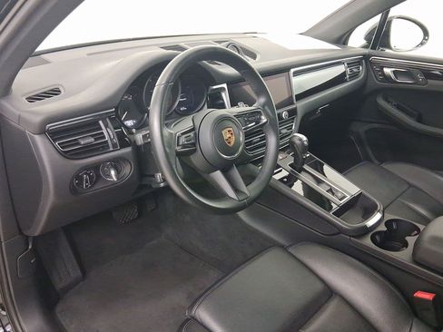 Used 2024 Porsche Macan image 4