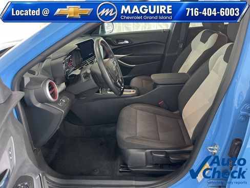 Used 2024 Chevrolet Trax RS w/ Sunroof Package FWD image 1