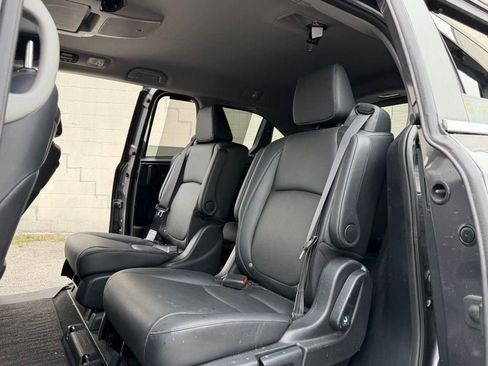 Used 2023 Honda Odyssey Touring image 19