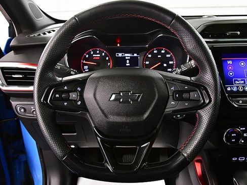 Used 2023 Chevrolet TrailBlazer RS w/ Sun and Liftgate Package image 18