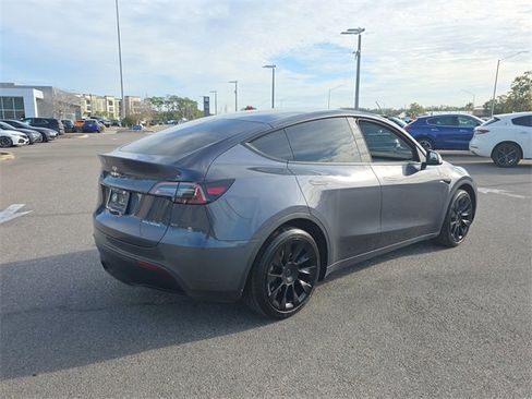 Used 2023 Tesla Model Y Long Range image 4