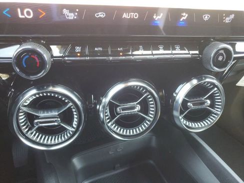 New 2025 Chevrolet Blazer EV LT image 31