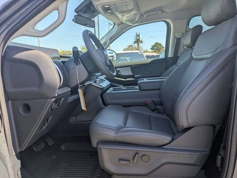 New 2026 Ford Expedition Active image 16