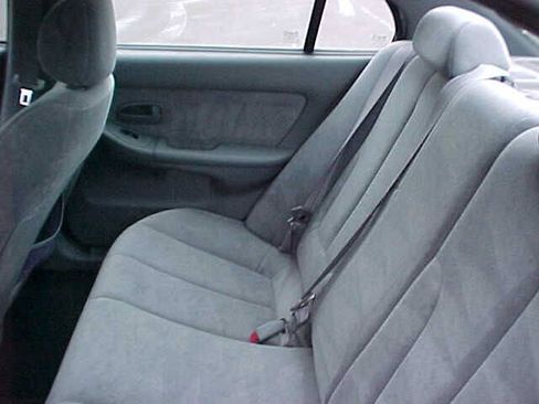 Used 2005 Hyundai Elantra GLS FWD image 5