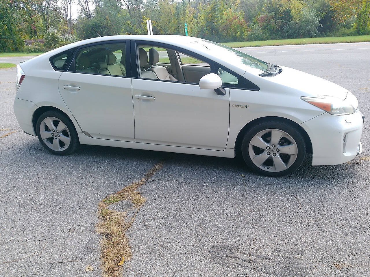 Used 2013 Toyota Prius Five FWD image 5