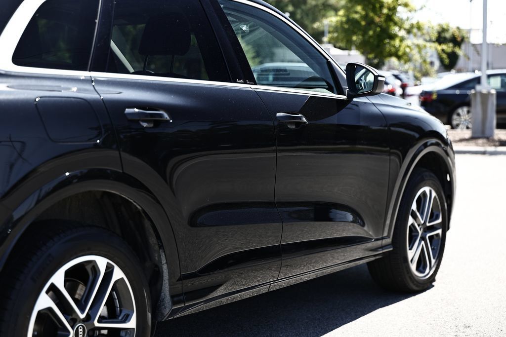Certified 2025 Audi Q5 Premium w/ Premium Plus AWD/4WD image 8