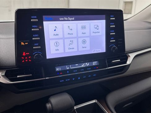 Certified 2023 Toyota Sienna LE image 14