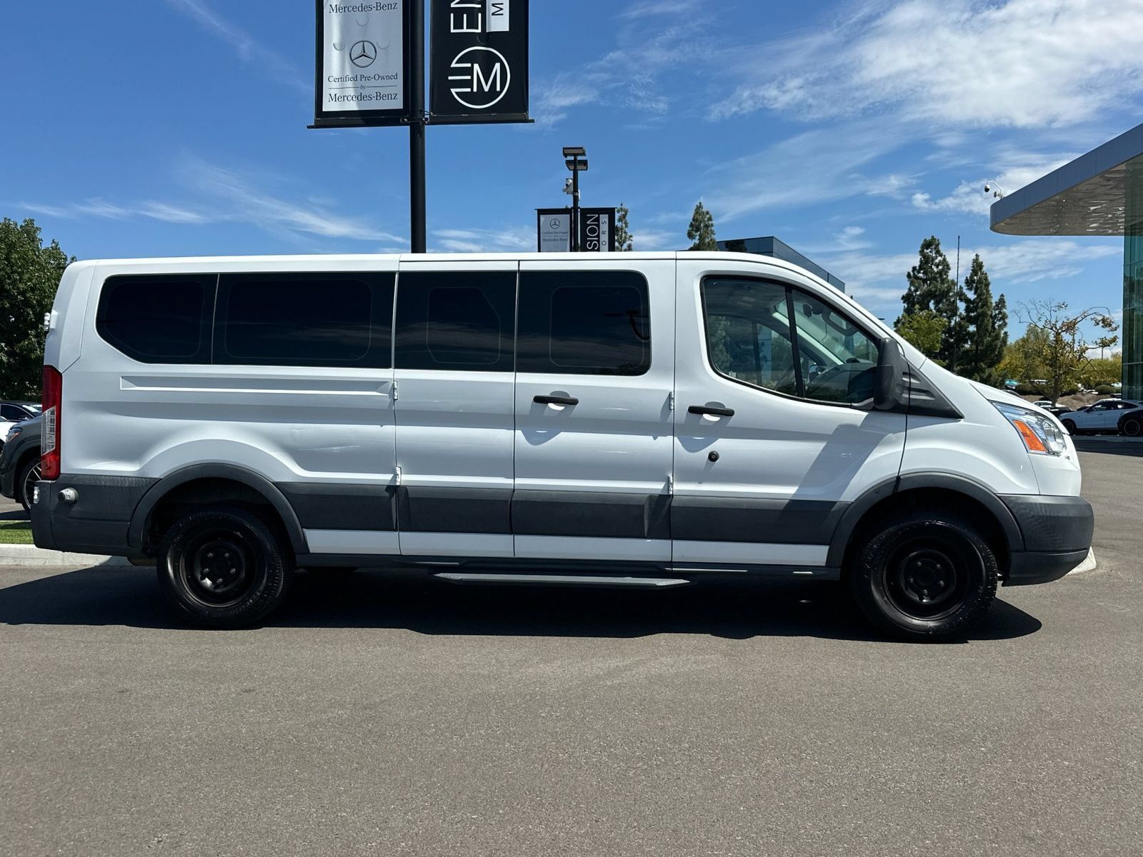 Used 2018 Ford Transit 350 XLT RWD image 2