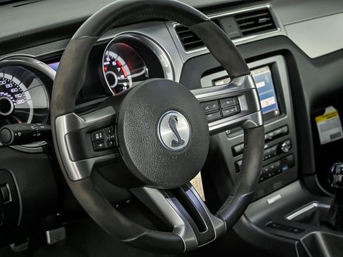 Used 2013 Ford Mustang Shelby GT500 RWD image 17