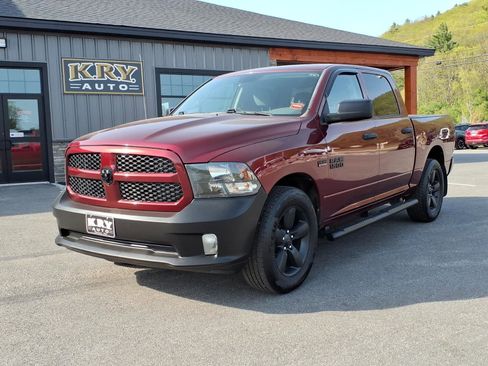 Used 2017 RAM 1500 Express w/ Express Value Package AWD/4WD image 1