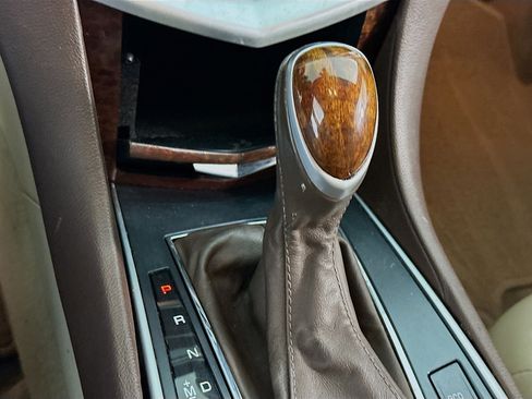 Used 2016 Cadillac SRX Luxury image 25