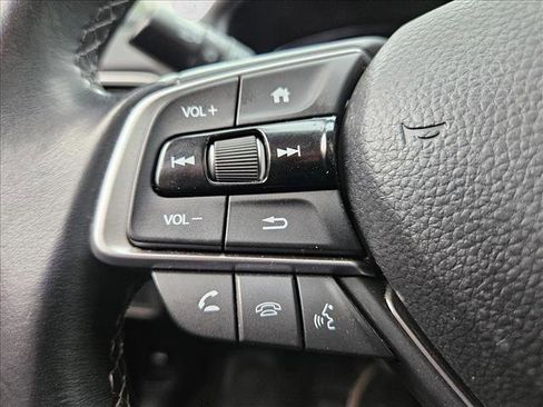 Used 2018 Honda Accord Touring image 14