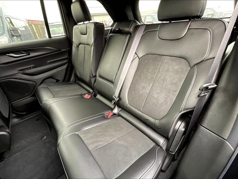 New 2025 Jeep Grand Cherokee Altitude image 11